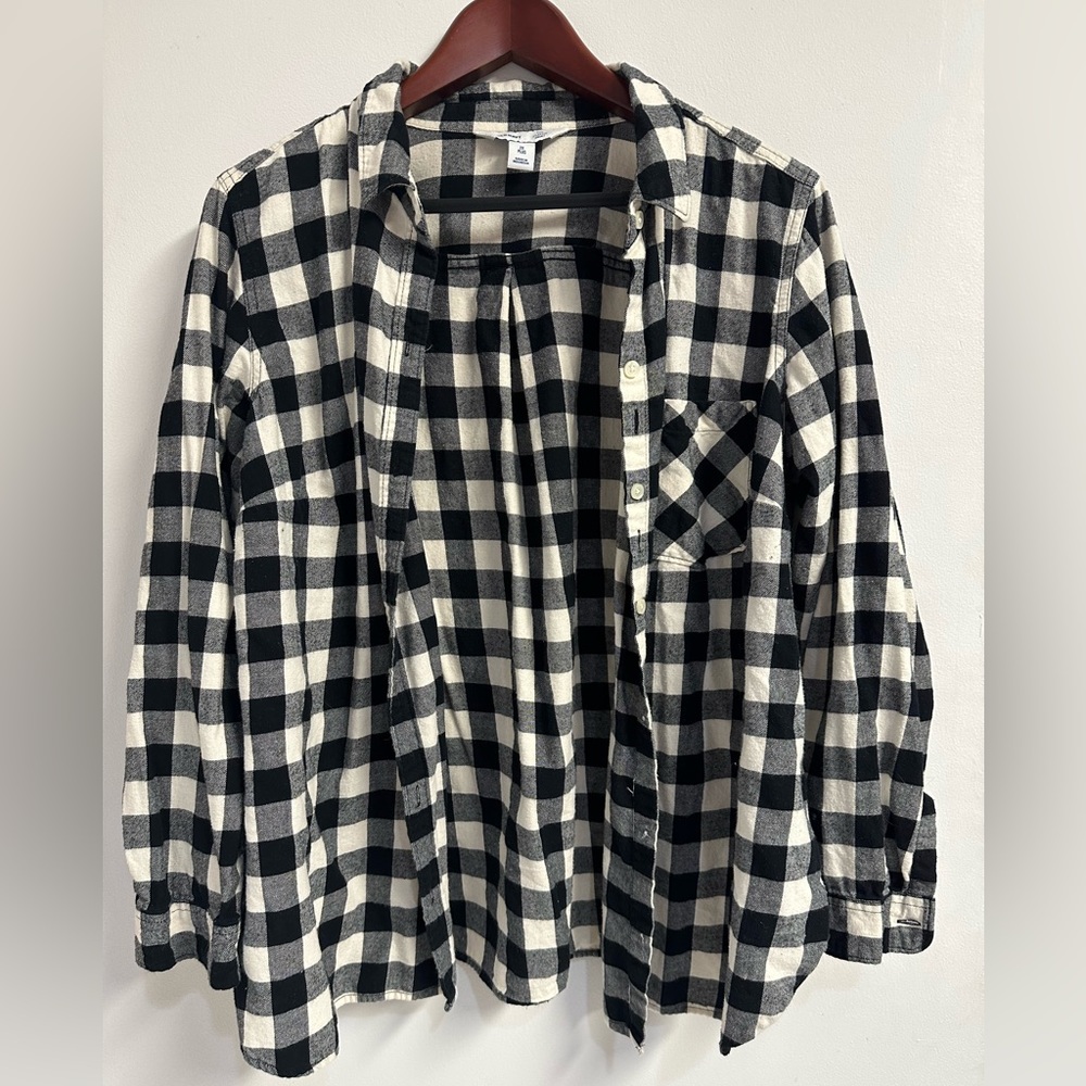 Women’s Old Navy Plaid The Classic Shirt